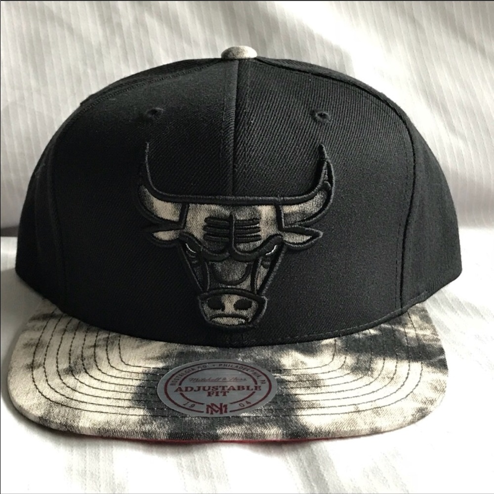 Chicago Bulls M & n acid wash snap back